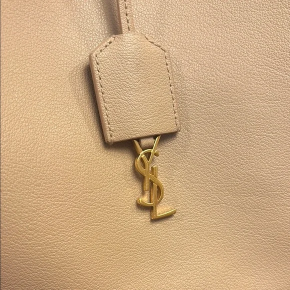 Yves Saint Laurent Shopping Tote in beige leather - Picture 4 of 14